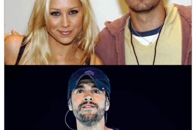 😲 Enrique Iglesias una vez más demostró que su corazón late más fuerte que la fama y el dinero. El cantante español rechazó un contrato valorado en 10 millones de dólares con una empresa de alta tecnología porque, según él, no puede colaborar con quienes hacen la vista gorda ante la responsabilidad social. 💔 En lugar de preocuparse solo por enriquecerse, Iglesias decidió invertir en lo que realmente importa: construir escuelas comunitarias y parques seguros en las zonas devastadas por desastres naturales.
