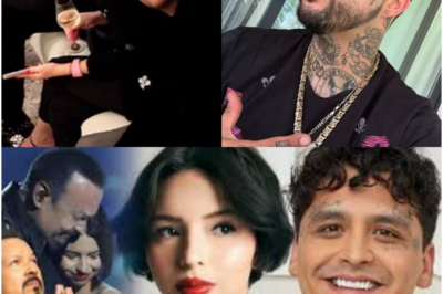 Ángela Aguilar, Pepe Aguilar y Christian Nodal volvieron a quedar en el centro de la conversación digital. Esta vez no fue por un lanzamiento musical ni por premios, sino por una cadena de polémicas, entrevistas incómodas, reacciones del público y momentos virales que juntos conforman uno de los episodios más tensos para la llamada Dinastía Aguilar.