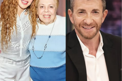 “¿QUIÉN TE CREES PARA EXIGIR QUE MI HIJA OBEDEZCA?” La madre de Shakira envió un mensaje contundente a Pablo Motos cuando él intentó presionarla para obligar a su hija a apoyar campañas LGBTQ+ durante sus presentaciones. “Usted no tiene derecho a forzar a mi hija. Ella hará lo que quiera, imbécil.” Menos de cinco minutos después, Pablo Motos respondió furioso: “Una mujer corrompida que se hizo famosa gracias a este país, pero vive como una reina.” Inmediatamente después, Shakira provocó una ola de indignación en redes sociales con una declaración en la que afirmó que…